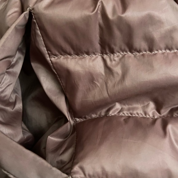 Burberry Kids Puffer Jacket in Burgundy - Picture 9 of 12